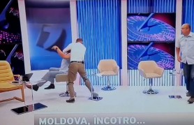 FLASH // Bătaie ÎN DIRECT. Cosovan și Tofilat s-au luat la harță în studiou: „Îți dau una în bot acum”